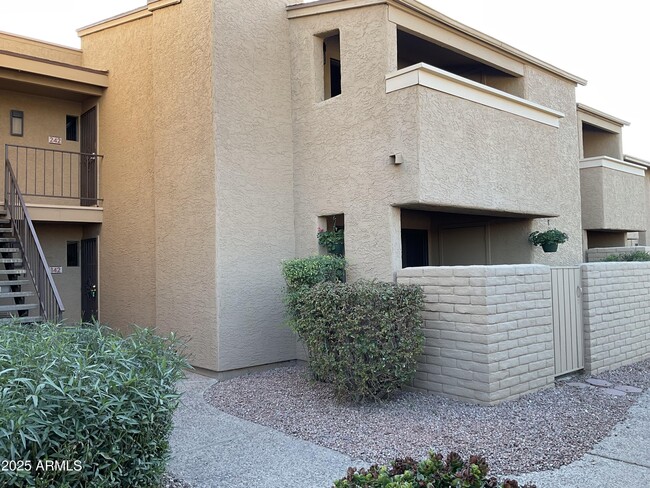 Building Photo - 7950 E Starlight Way