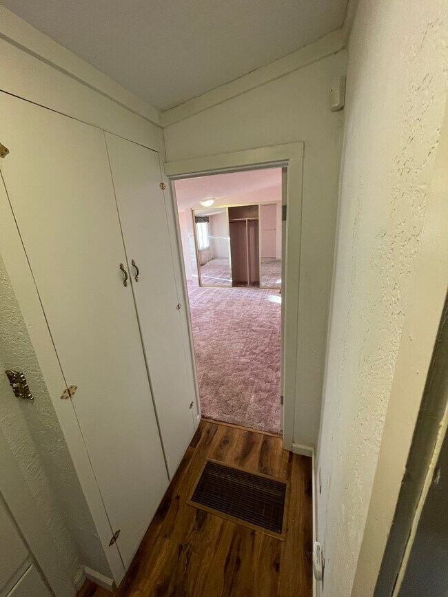 Building Photo - Paradise 3 bedroom 2 1/2 bath, large home, shop, natural landscaping.