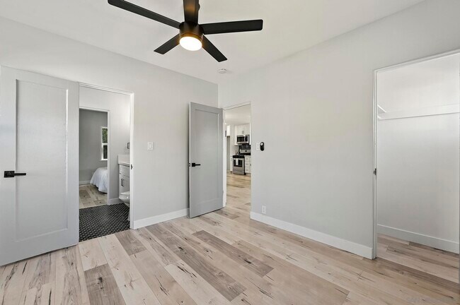 Building Photo - 4465 Orange Ave