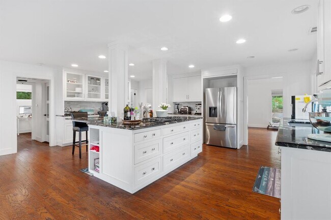 Building Photo - 3607 Laurel Ledge Ln