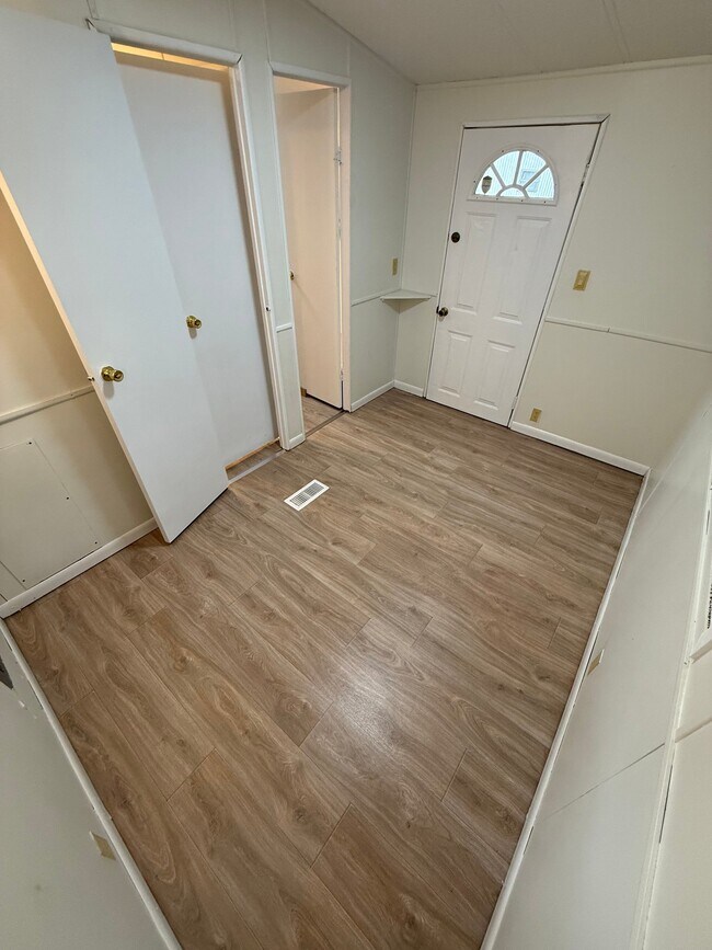 Building Photo - 138 Shady Ln