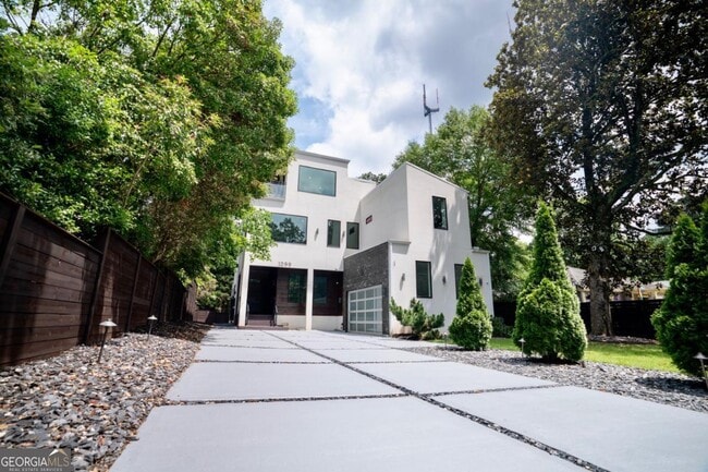 Building Photo - 1099 Vista Trail NE