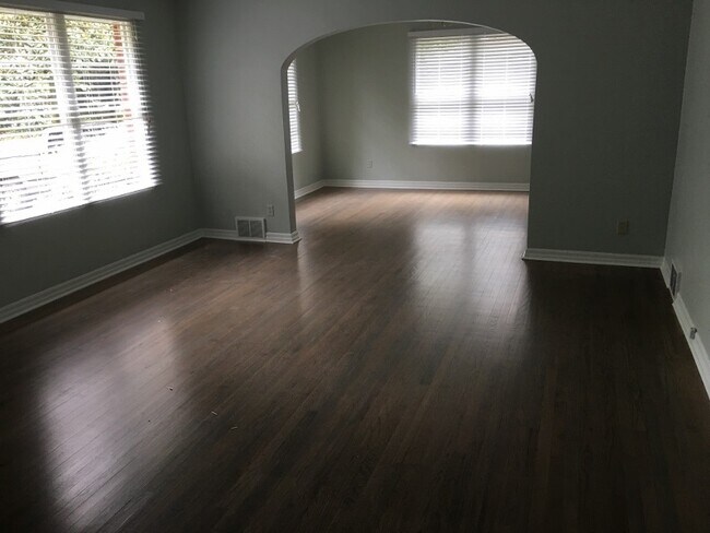 Building Photo - 1316 N Adams St