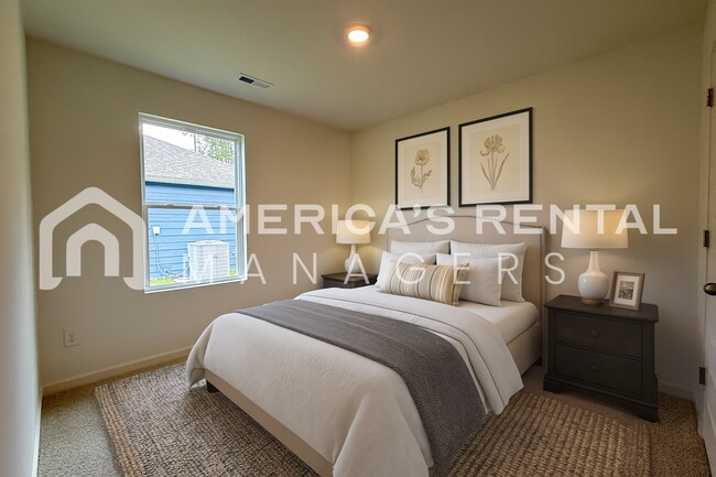 Building Photo - Home for rent in Chelsea! - SIGN A 13 MONTH LEASE BY 06/30/26 TO RECEIVE A $250 DISCOUNT ON YOUR ...