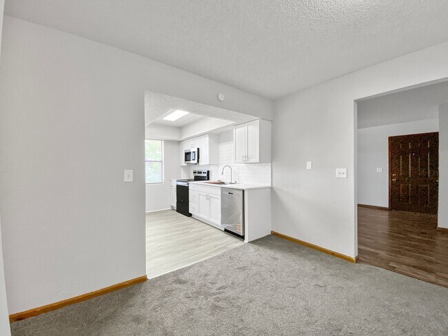 Building Photo - Brand New Unit Townhome | 2 BR/1BA | Fully renovated kitchen!