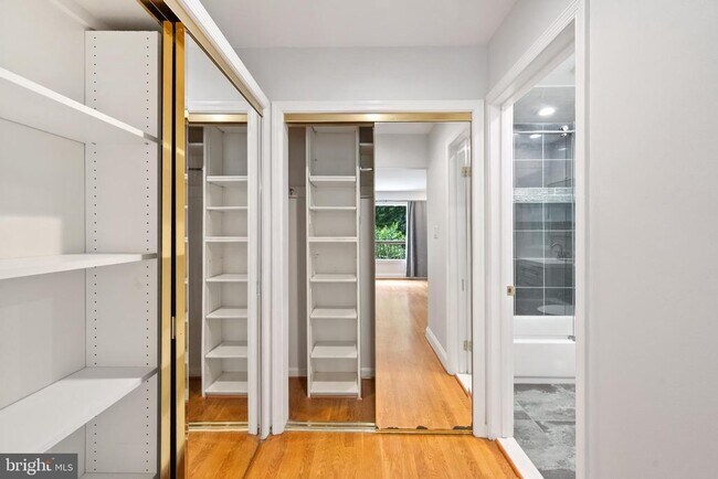 Building Photo - 7732 Canal Ct
