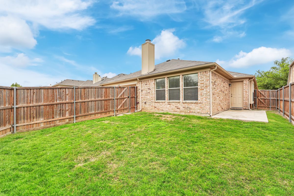 Building Photo - 12618 Red Hawk Dr