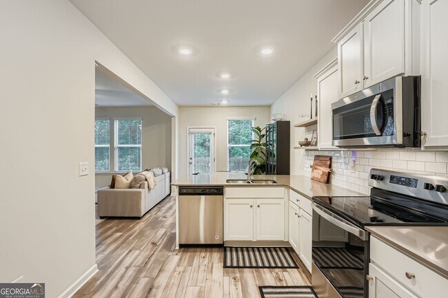 Building Photo - 4630 Blake Lp