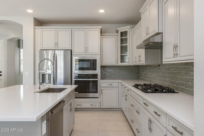 Building Photo - 15292 W Linden St