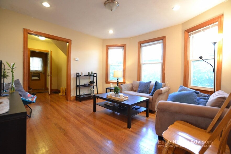 Building Photo - 85 Nottinghill Rd