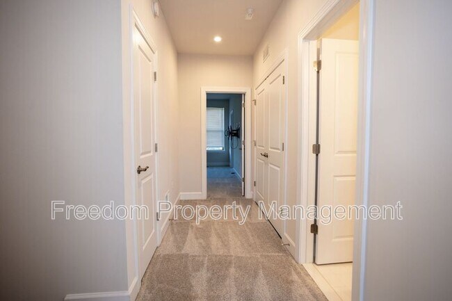 Building Photo - 9882 Hopkins Lp