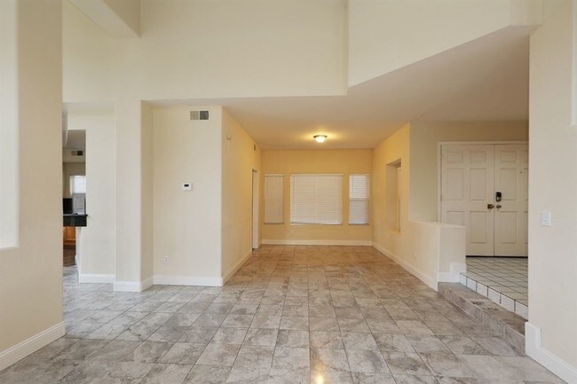 Building Photo - 104 Cam Del Sol