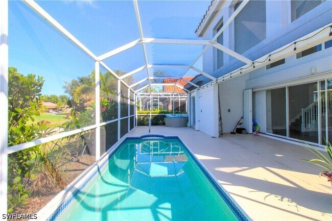 Building Photo - 135 Lady Palm Dr