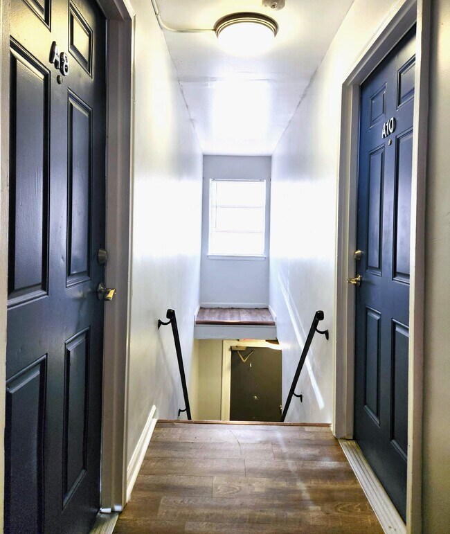 Building Photo - 16885 LahserApt A1-A1