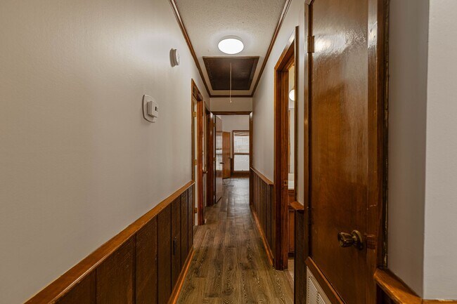 Building Photo - 575 Bradford Dr