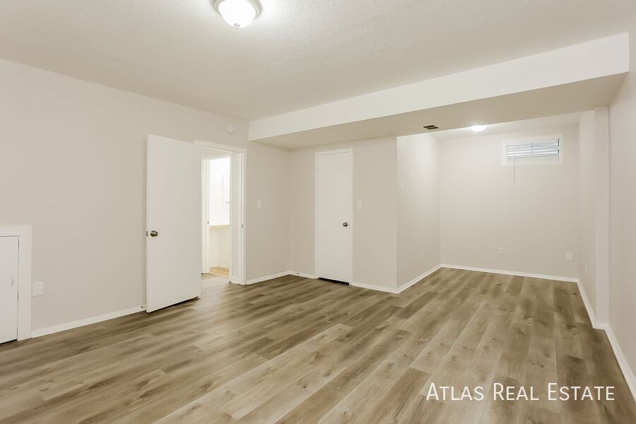 Building Photo - 3571 S Lewiston Way