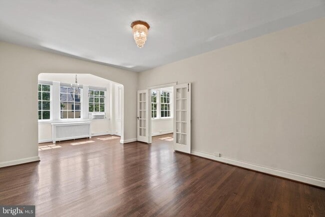 Building Photo - 2737 Devonshire Pl NW