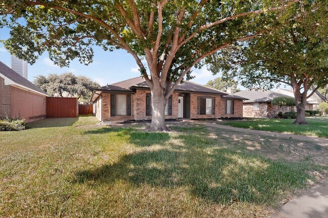 Building Photo - 817 Sycamore Creek Rd