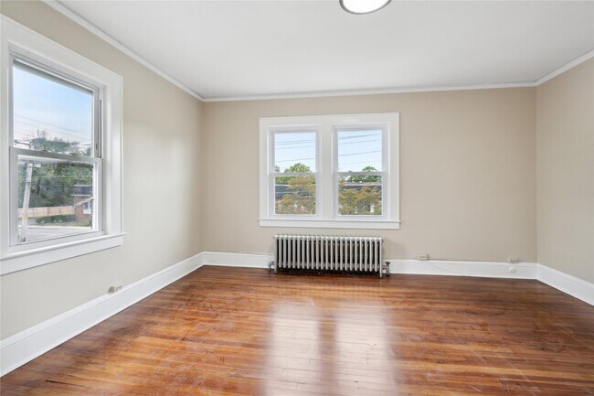 Building Photo - 1030 Glen Cove Ave