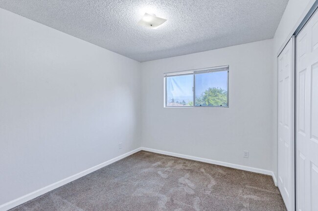 Building Photo - 39-41 Griggs Lane