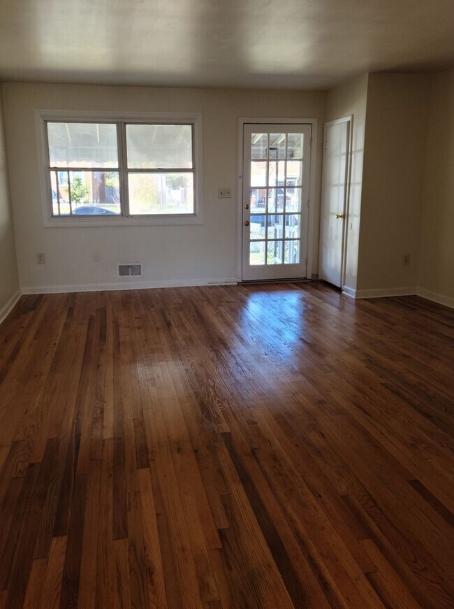 Building Photo - 4443 Scotia Rd