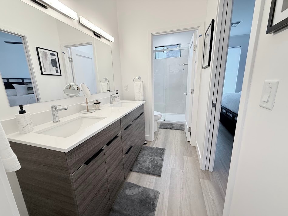 Upper Level Master Bathroom #1 - 4220 N 32nd St