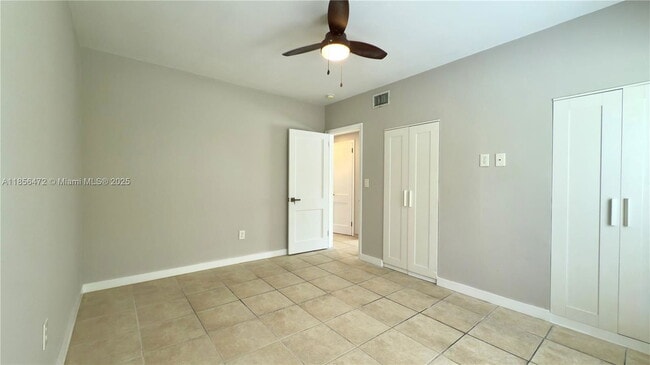 Building Photo - 534 SW 6th Ct