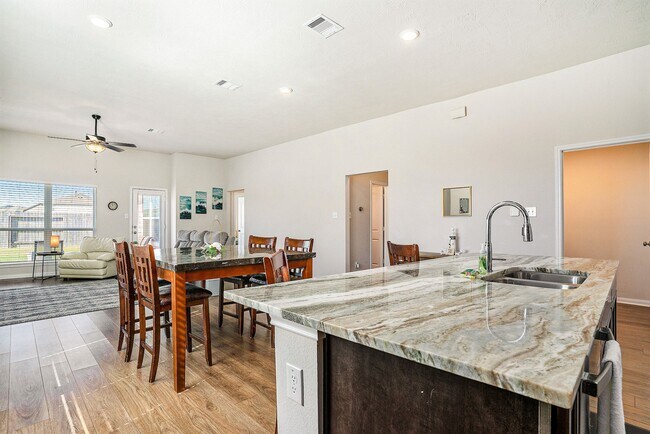 Building Photo - 8302 Tourmaline Wy