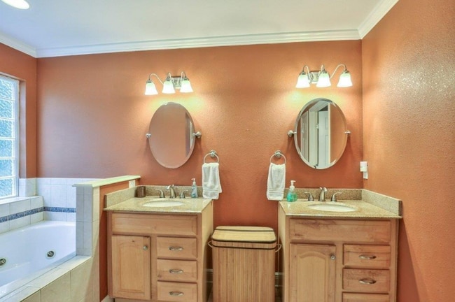 Building Photo - 3513 Larkspur Ln