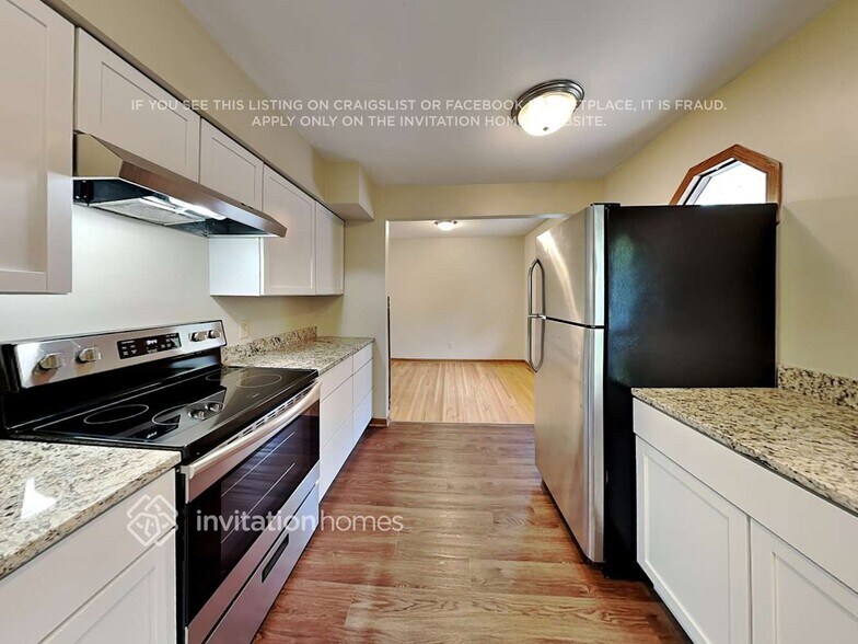 Building Photo - 2457 Spruce Pl