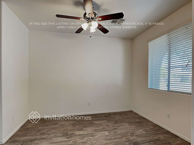 Building Photo - 10427 Val Piora St