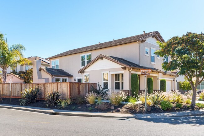 Building Photo - Start the New Years in this spacious home ...