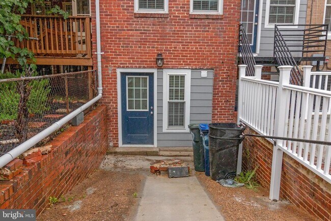 Building Photo - 1350 Sheridan St NW