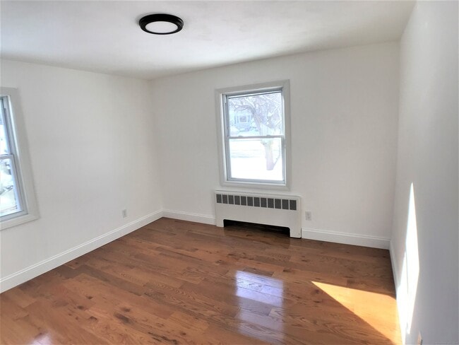 Building Photo - 10 Brookmoor Rd