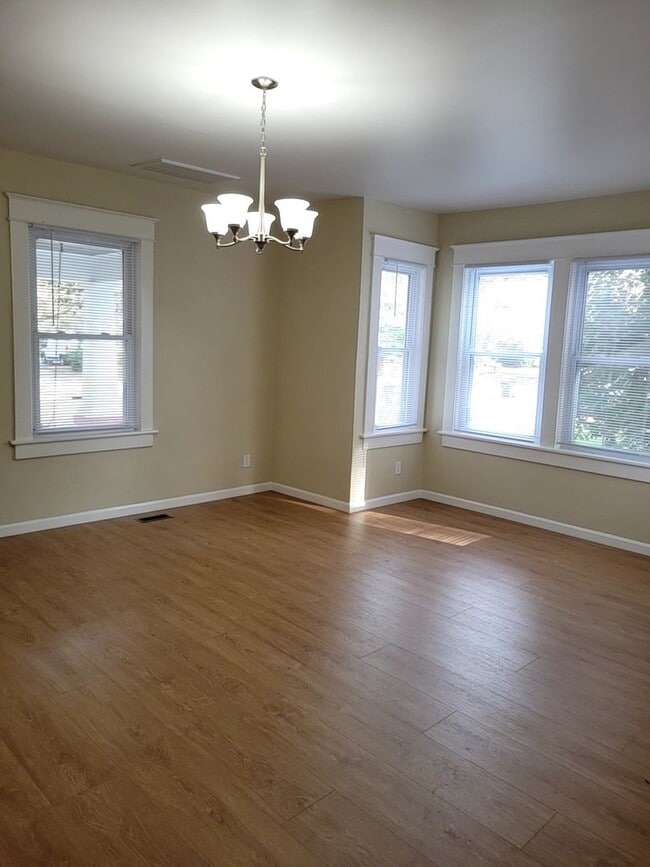 Building Photo - Charming 2-Bedroom Home in Norfolk