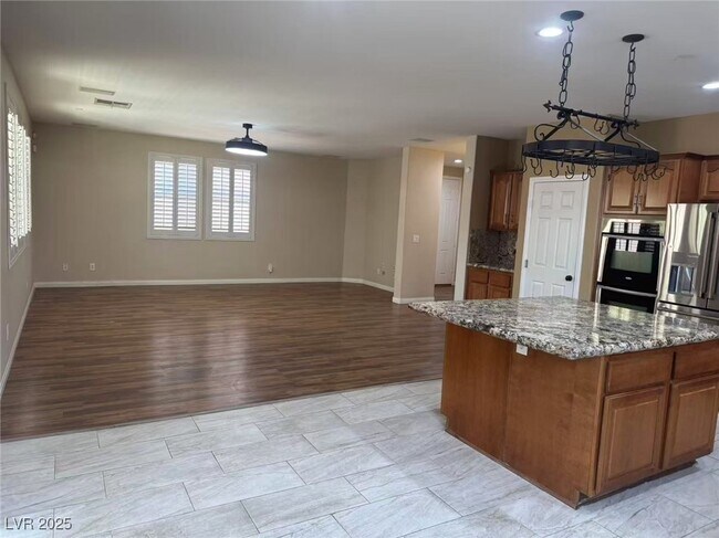 Building Photo - 9113 W Parkstone Ave