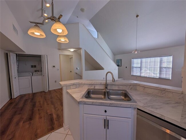 Building Photo - 10536 Windsor Lake Ct