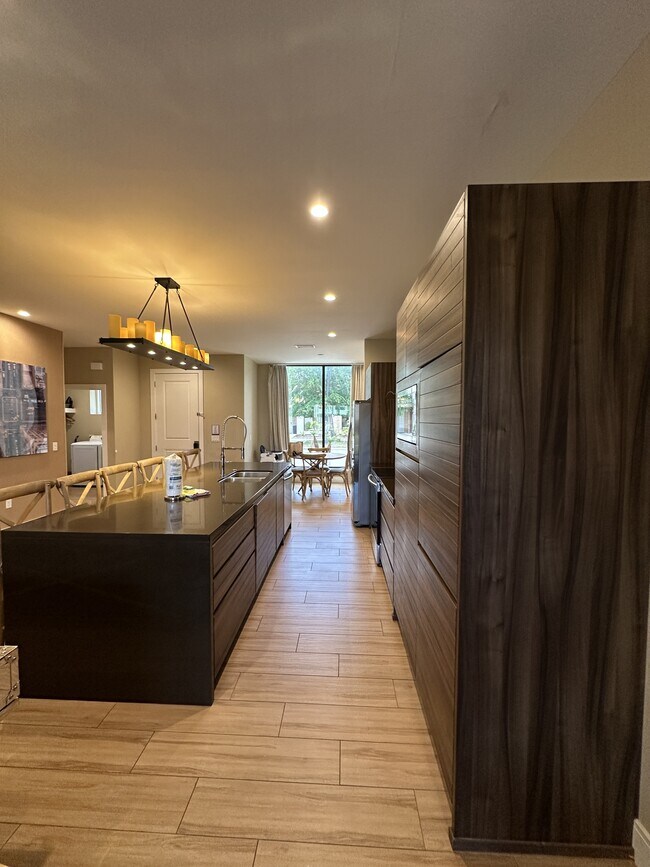 Building Photo - 7510 Brooklyn Dr