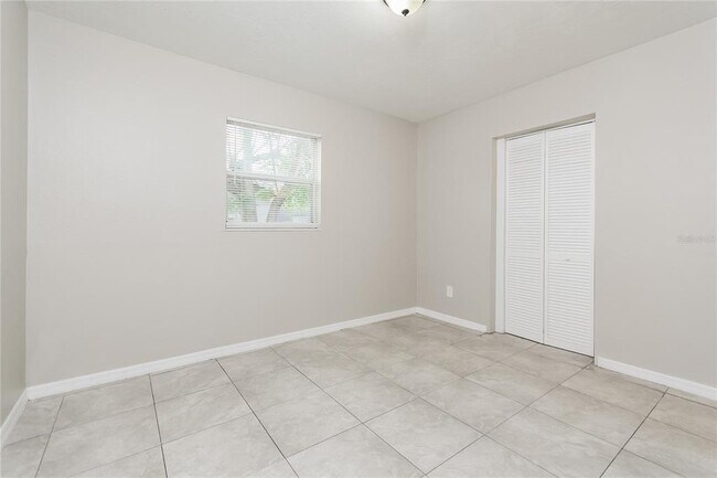 Building Photo - 3201 Bon Air Dr