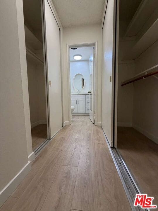 Building Photo - 848 S Holt Ave