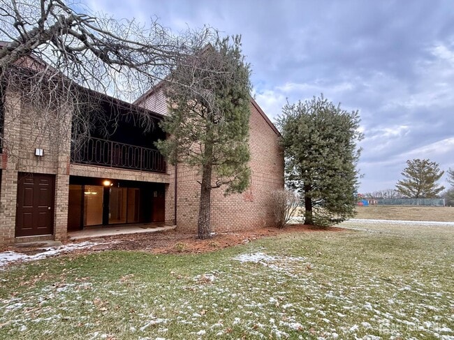 Building Photo - 256 Willowbrook Dr