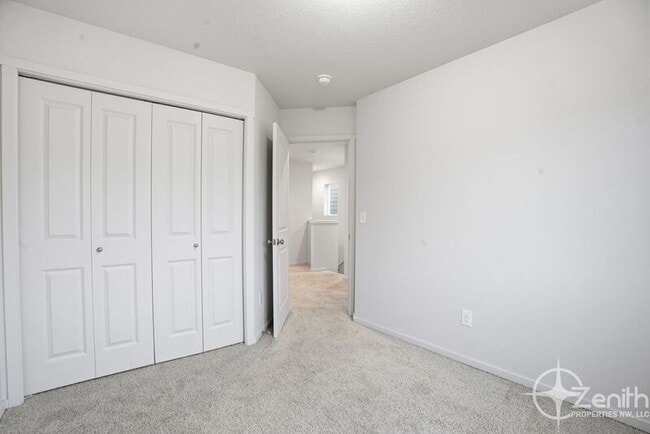 Building Photo - 11726 NE 23rd St