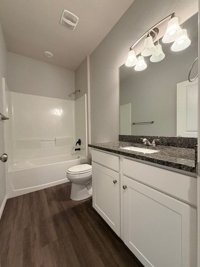 Building Photo - 3 bedrooms and 2 baths! FRESHLY RENOVATED!