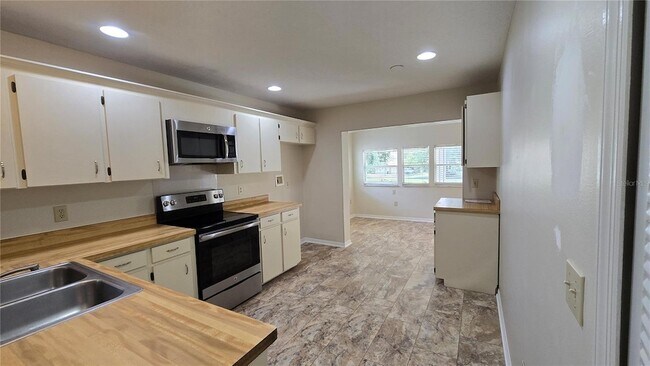 Building Photo - 1657 Tremont Ln