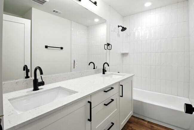 Building Photo - 1860 Dry Cherry Ln