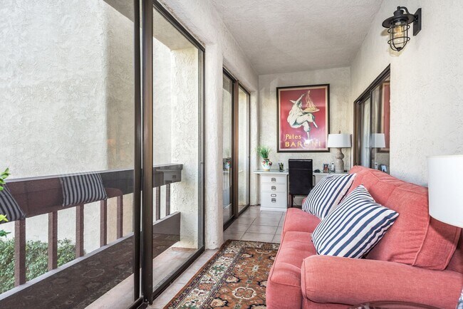 Building Photo - Unfurnished Spacious Montecito Shores 1700...