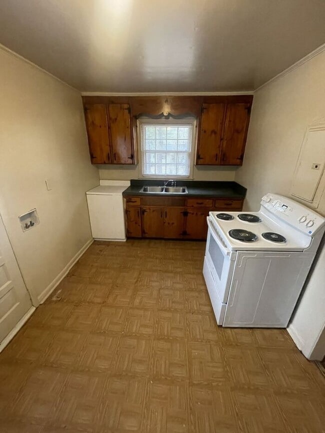 Building Photo - 429 Rose Ln