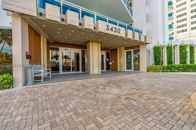 Building Photo - 3430 Galt Ocean Dr