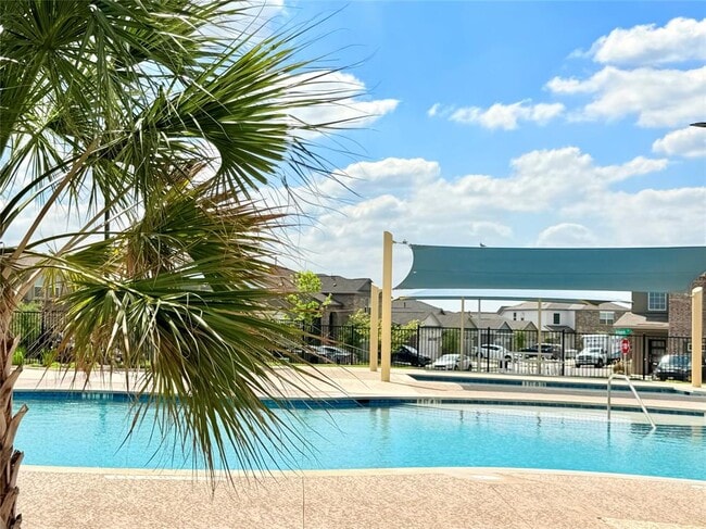 Building Photo - 215 Magione St