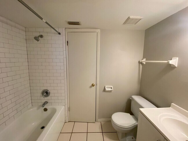 Building Photo - 469 Crabapple Ct